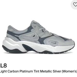 Nike Women's Light Carbon Sneakers